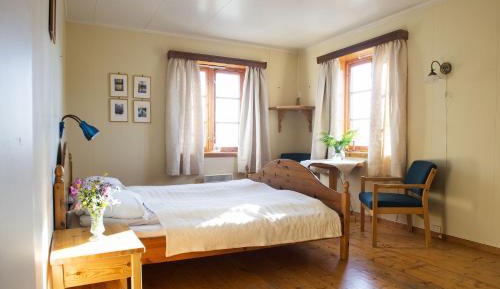 Single Room with Private Bathroom