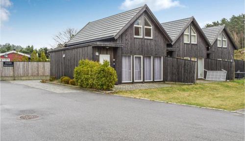 Three-Bedroom Vacation Home 