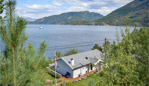 Three-Bedroom Vacation Home 
