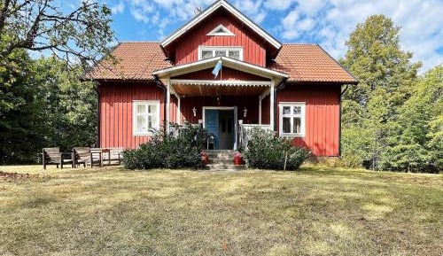 Three-Bedroom Vacation Home 