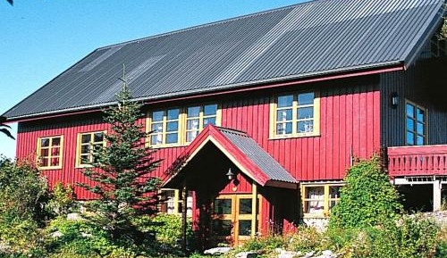 Seven-Bedroom Holiday Home