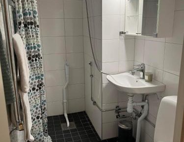 Apartment with Shower