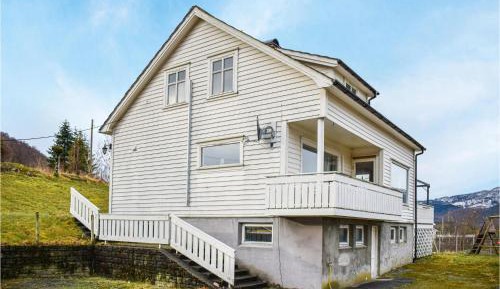 Three-Bedroom Vacation Home 