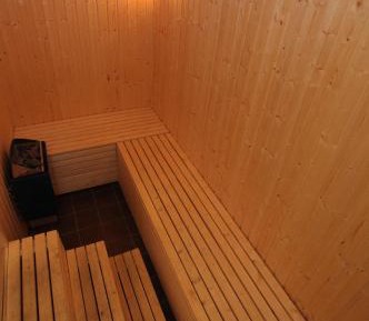 Five-Bedroom Apartment (10 Adults)