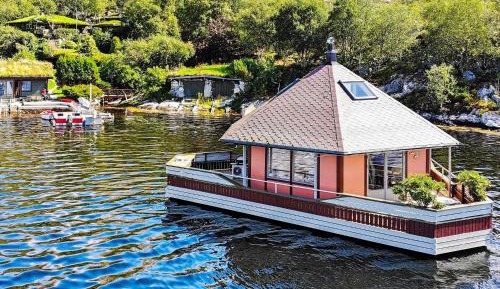 Two-Bedroom Holiday Home