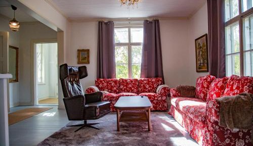 Villa with Garden View