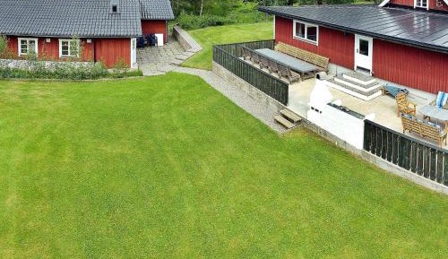 Six-Bedroom Holiday Home