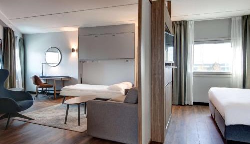 Family Room (2 Adults + 2 Children)