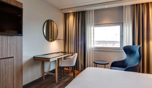 Superior Room with Airport View