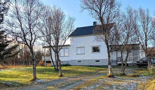 Five-Bedroom Holiday Home