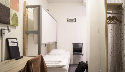 Economy Twin Room with Shared Bathroom (No Window)