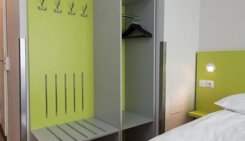 Standard Queen Room
