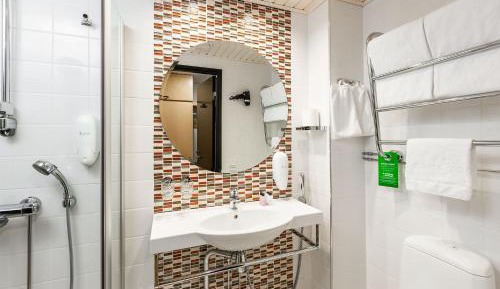 Standard Twin Room with Spa Access