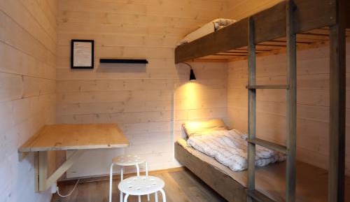 Economy Twin Room with Shared Bathroom