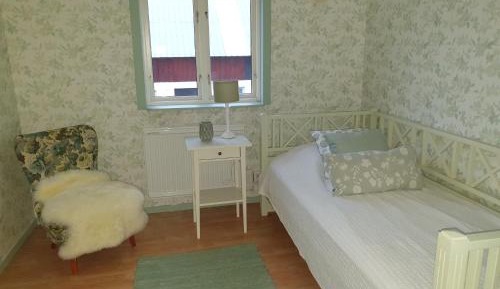 Standard Single Room with Shared Bathroom