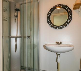 Deluxe Cottage (4 Adults)