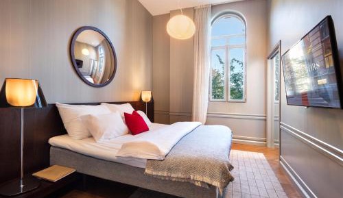 Executive King Suite with Harbor View