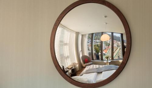 Deluxe King Room with City View