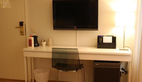 Family Room without Window