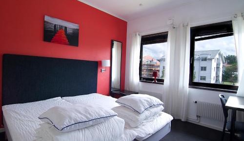 Double or Twin Room with Shared Bathroom