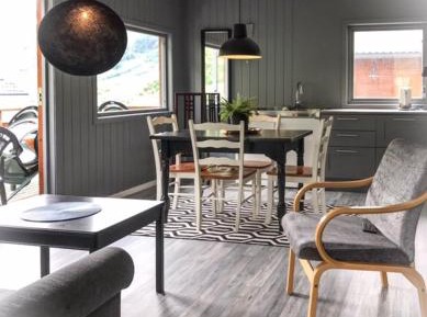 Two-Bedroom Cottage with Private Bathroom 