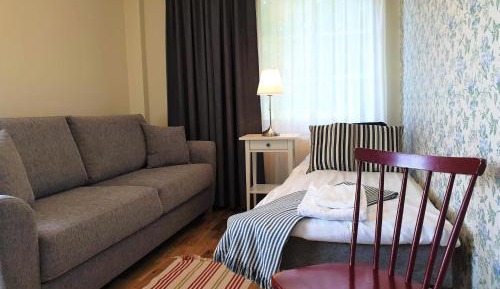 Family Room with Private Bathroom (2 Adults + 2 Children)
