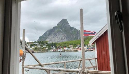 One-Bedroom Deluxe Rorbu Cabin with Sea View - No Cooking Facilities