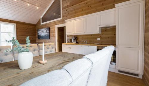 Large Apartment - Split Level