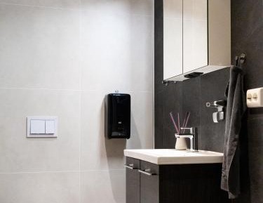 Single Room with Shared Bathroom