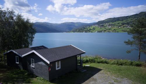 Two-Bedroom Cottage with Shared Bathroom