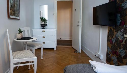 Single Room with Shared Bathroom