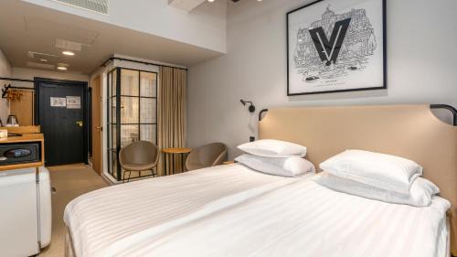 Standard King Room