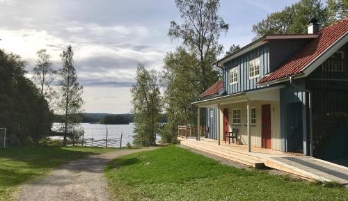 Apartment with Lake View