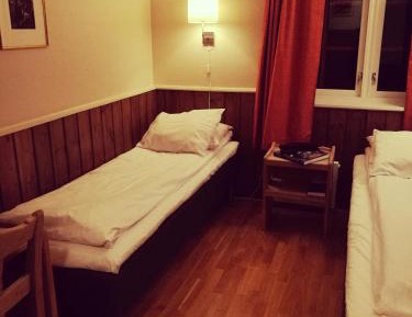 Small Twin Room - side building