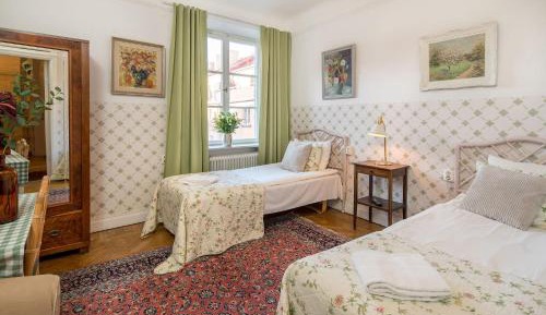 Twin Room with Shared Bathroom