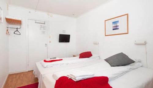 Double Room with private shower and shared toilet