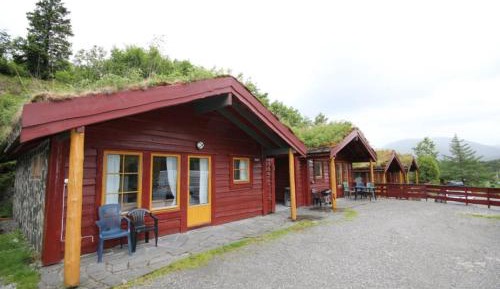 Three-Bedroom Cottage with Private Bathroom
