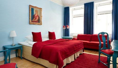Twin Room with Shared Bathroom in Hall
