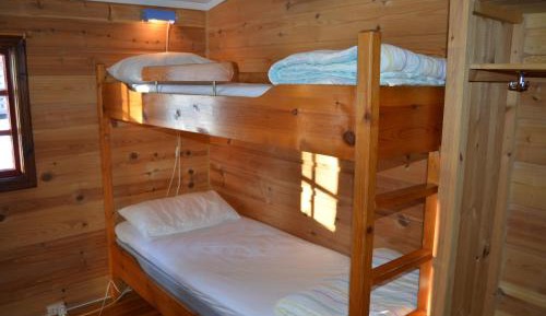 One-Bedroom Cottage with Shared Bathroom