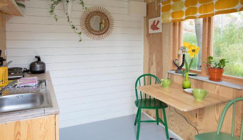 Cottage with Kitchenette