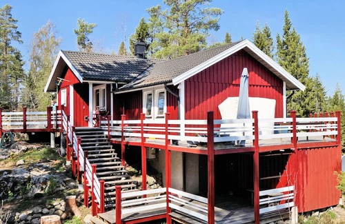 Tived Apartment | Holiday home by the lake