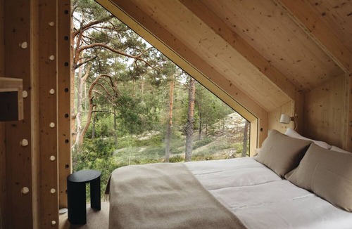 Inga Hotel | Hilltop Forest