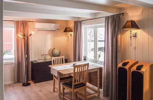 Dyrvik Apartment | 3 bedroom accommodation in Dyrvik
