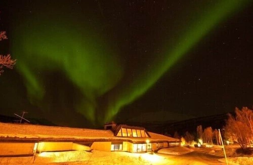 Lavangen Municipality Hotel | Fjellkysten