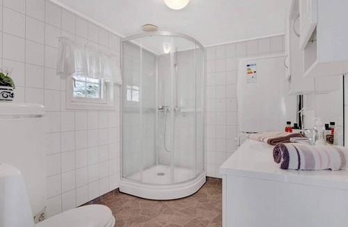 Bomlo House | 4 person holiday home in FINNÅS