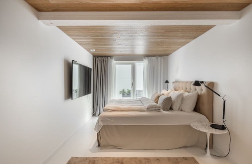 Hietalahti Apartment | Scandinavian Townhouse with sauna