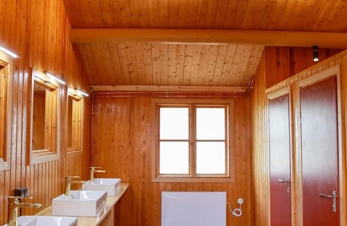 Gargnas House | Waterfront Camping Cabin With Wifi
