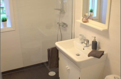 Lammhult House | holiday home with internet, sauna and boat at the lake Stråken i Småland