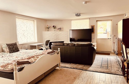 Sollentuna Apartment | Charming Studio Flat In Sollentuna, Stockholm