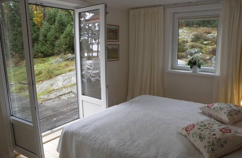 Stenungsund House | Adorable house in a fantastic nature by the sea
